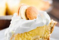 No-Bake Banana Cream Pie with Layers of Vanilla Wafers