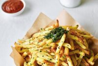 Crispy Truffle Fries with Parmesan and Garlic Dip