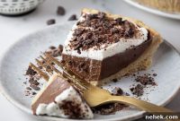 Low-Carb Chocolate Pie Recipe: Creamy Keto Dessert Slice