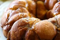 Pumpkin Spice Pull-Apart Bread Stuffed with Cream Cheese