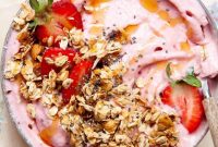 Creamy Strawberry Smoothie Bowl Recipe with Fresh Toppings