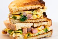 How to Make a Classic Western Sandwich (Ham, Egg & Peppers)