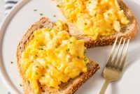 Creamy Scrambled Eggs in the Air Fryer: Quick Weekday Breakfast