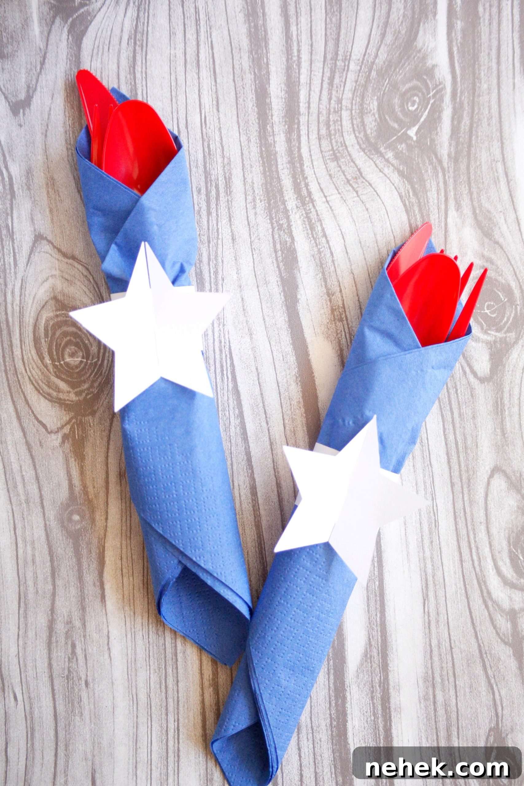 Patriotic DIY Napkin Rings: Step-by-Step Craft Tutorial 2 Add some more red and blue to your 4th of July party with these easy DIY napkin rings.