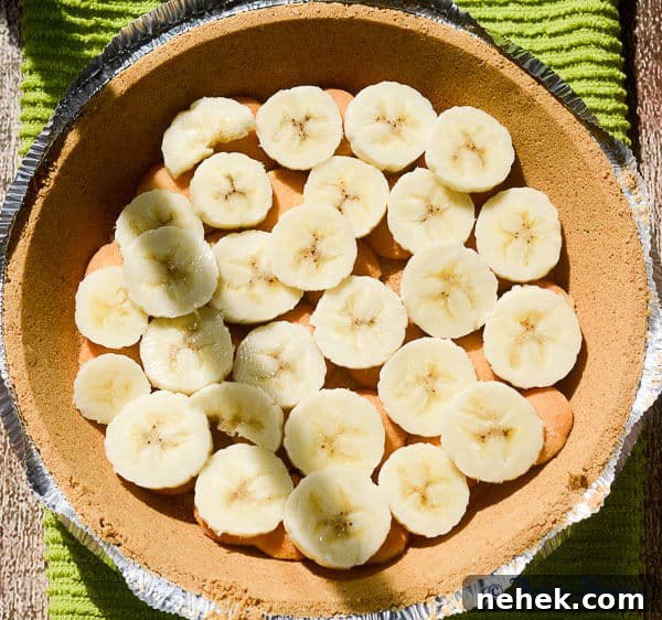 Easy No Bake Banana Pudding Cream Pie Recipe