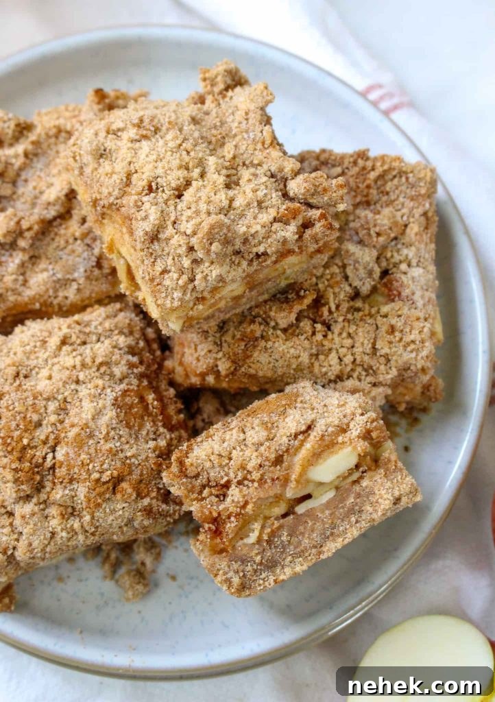 Healthy Apple Crumble Bars 