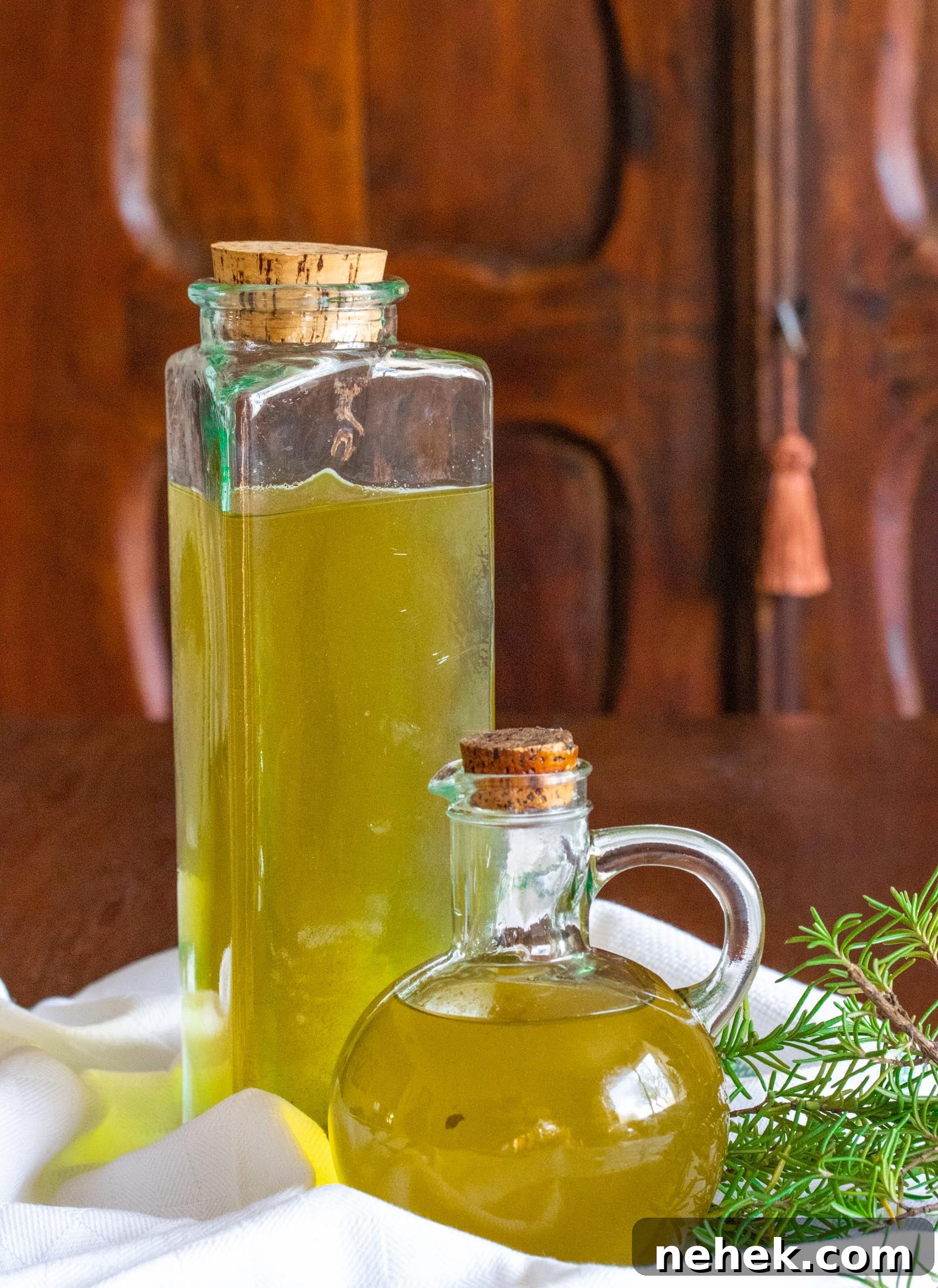 How to Make Rosemary-Infused Olive Oil — Gift-Worthy Recipe 2 Rosemary Oil