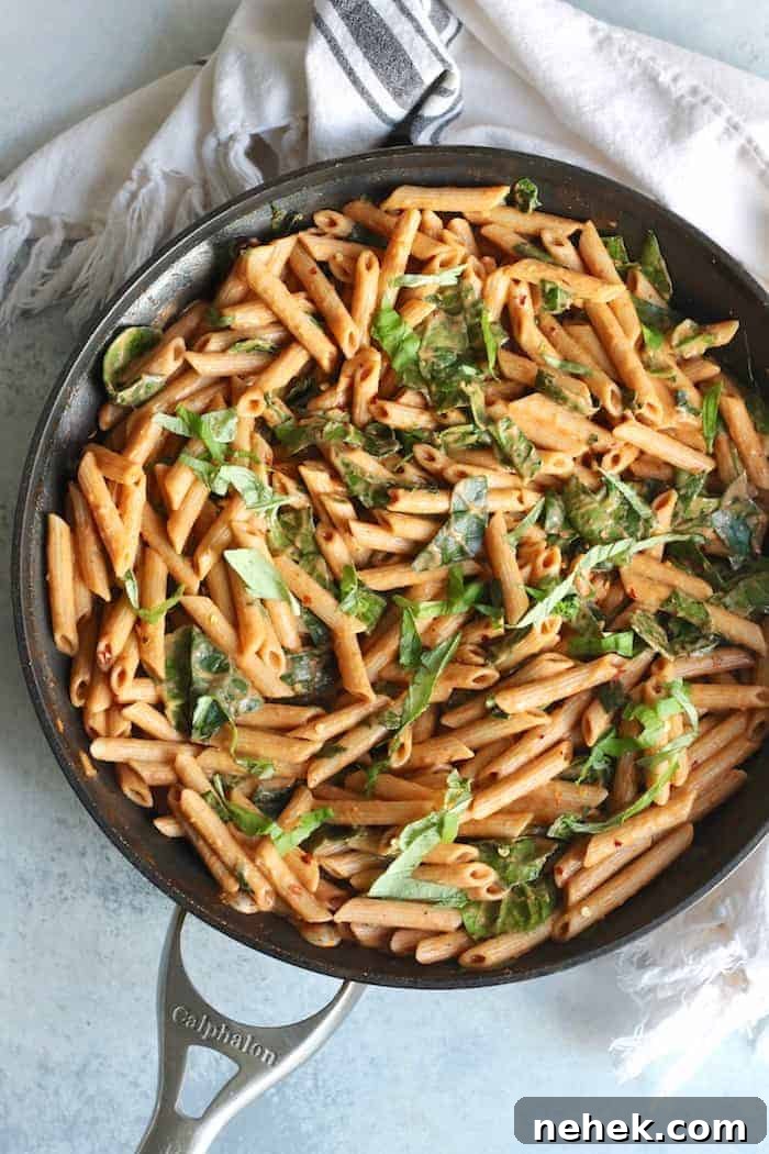 Creamy Vegan Pasta in 20 Minutes: Quick Weeknight Recipe 2 pan with pasta
