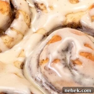 frosted-cinnamon-rolls