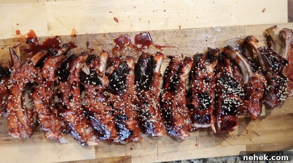 Topping ribs with sesame seeds