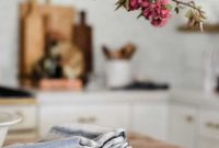 Three-Thread Rolled-Hem Cloth Napkins: Durable Linen Set