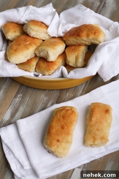 Easy Yeast Rolls img 4794 1