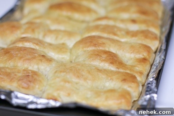 Easy Yeast Rolls img 4794 8