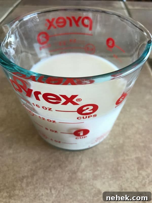 A glass jar with rmilk