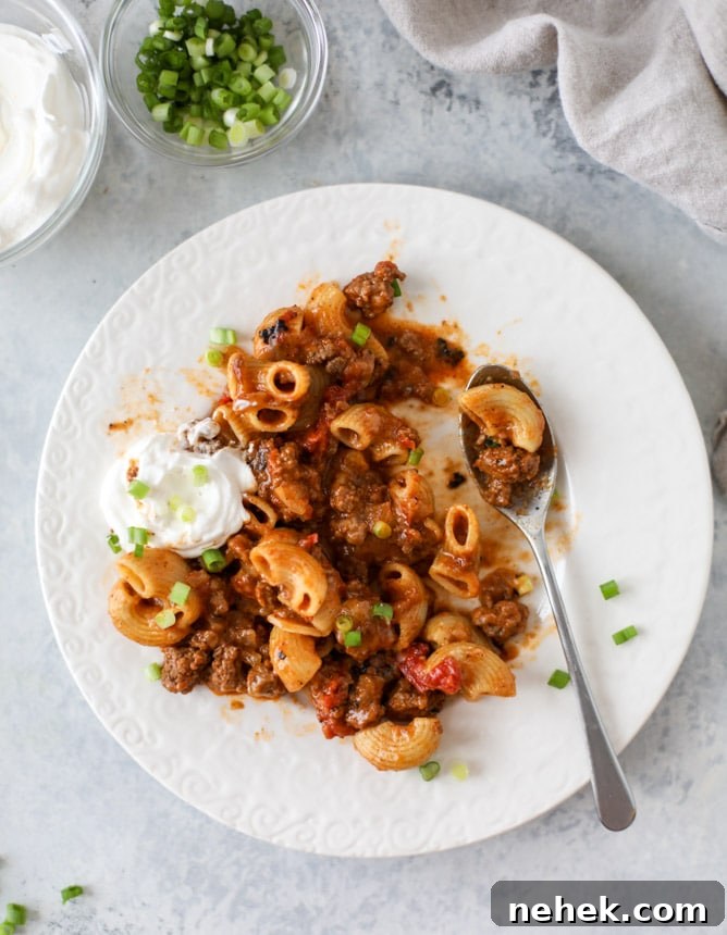 25 Quick Family Dinners for Back-to-School Weeknights 9 25 of my favorite easy dinners and back-to-school recipes! A fantastic mix of chicken, veggie and beef recipes that can made in 30 minutes or less. Perfect for back to school and weeknights when you need a super delicious but easy dinner. I howsweeteats.com #easy #dinners #back #to #school #recipes #healthy #30minute #meals