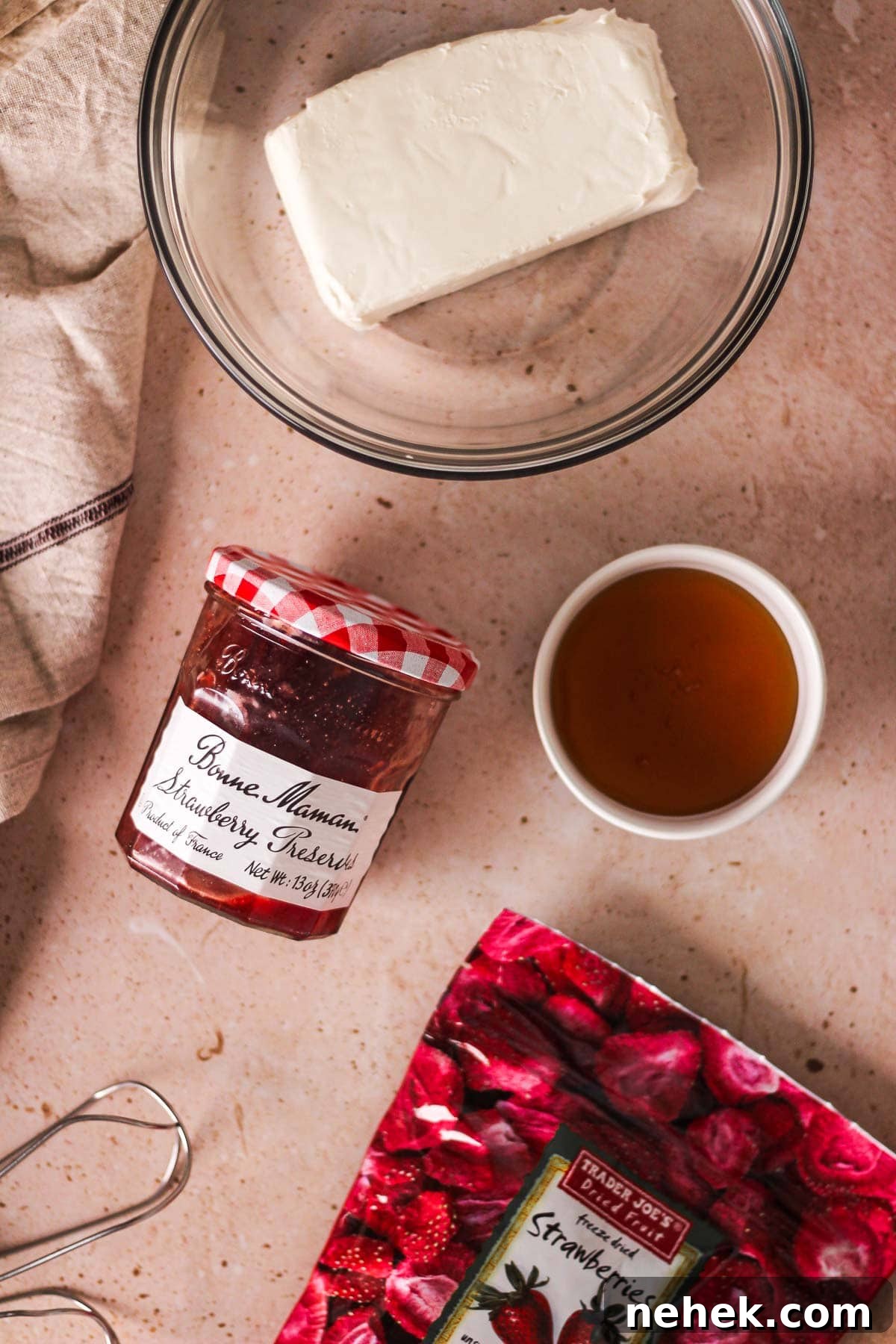 Strawberry cream cheese spread