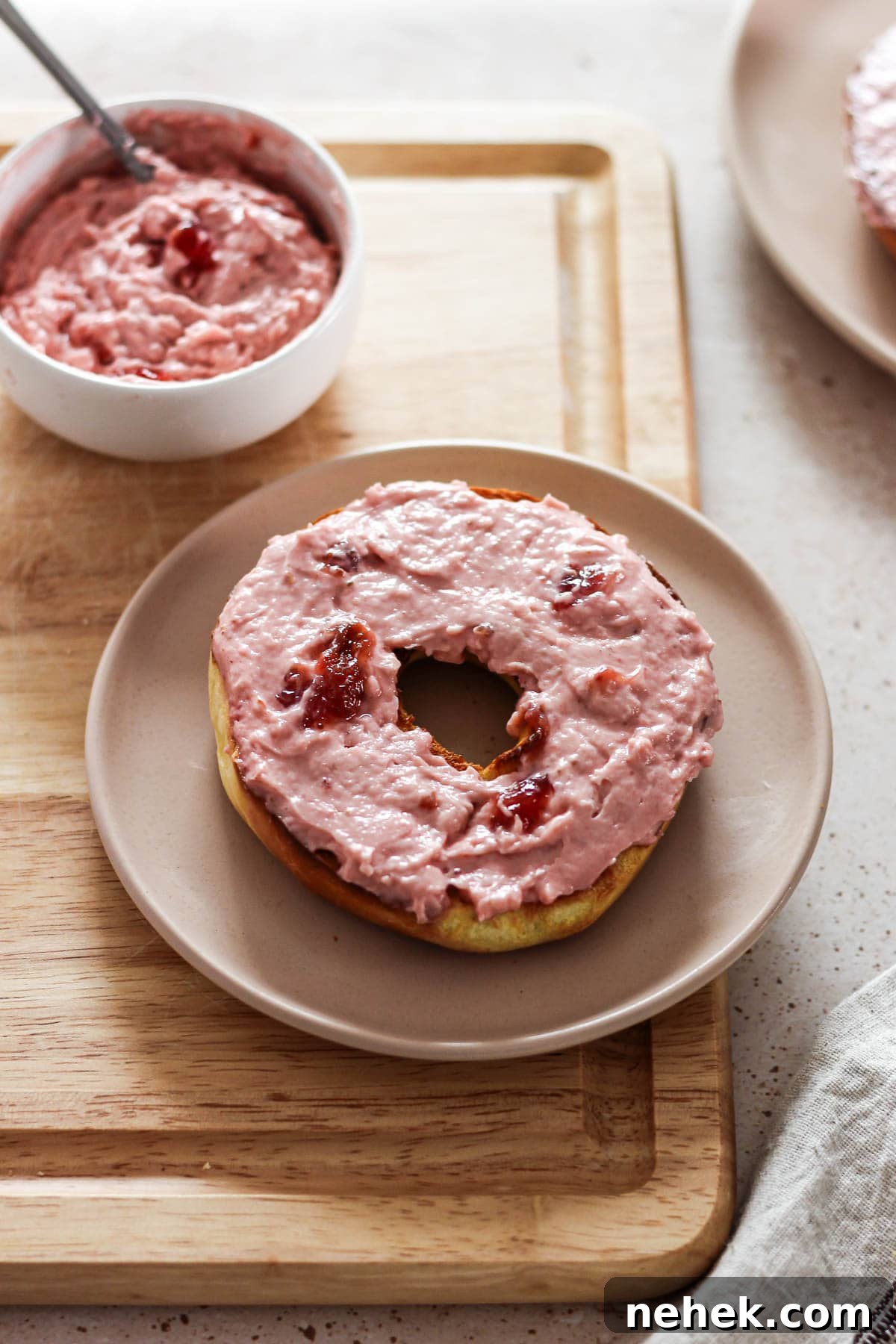 Freeze-dried strawberries and cream cheese