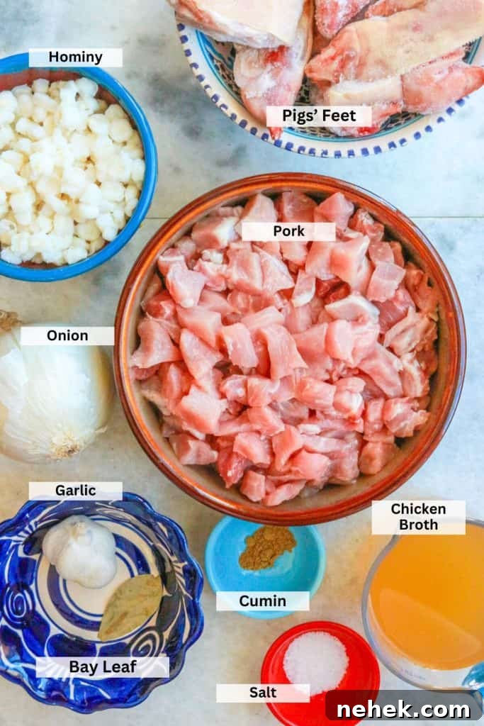Ingredient for Pozole Blanco: pigs' feet, hominy, pork, onion, garlic, bay leaf, cumin, salt, chicken broth