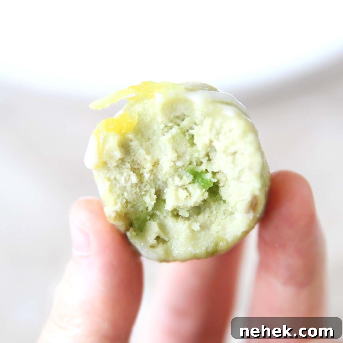 Avocado protein balls without chocolate shell