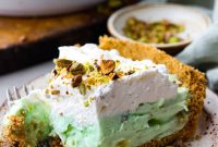 No-Bake Pistachio Cream Pie Recipe: Smooth, Silky Dessert