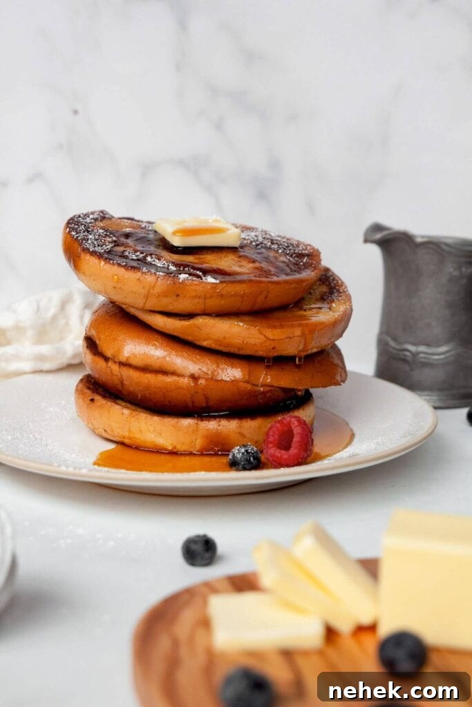 Cinnamon French Toast Bagels with Maple Glaze 9 bagel French toast with maple syrup and fresh berries