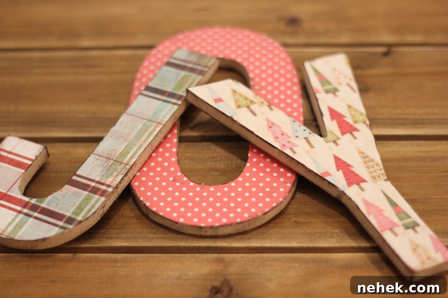 3D Letter Holiday Sign: Step-by-Step DIY Tutorial 5 How to Make a Dimensional Holiday Sign