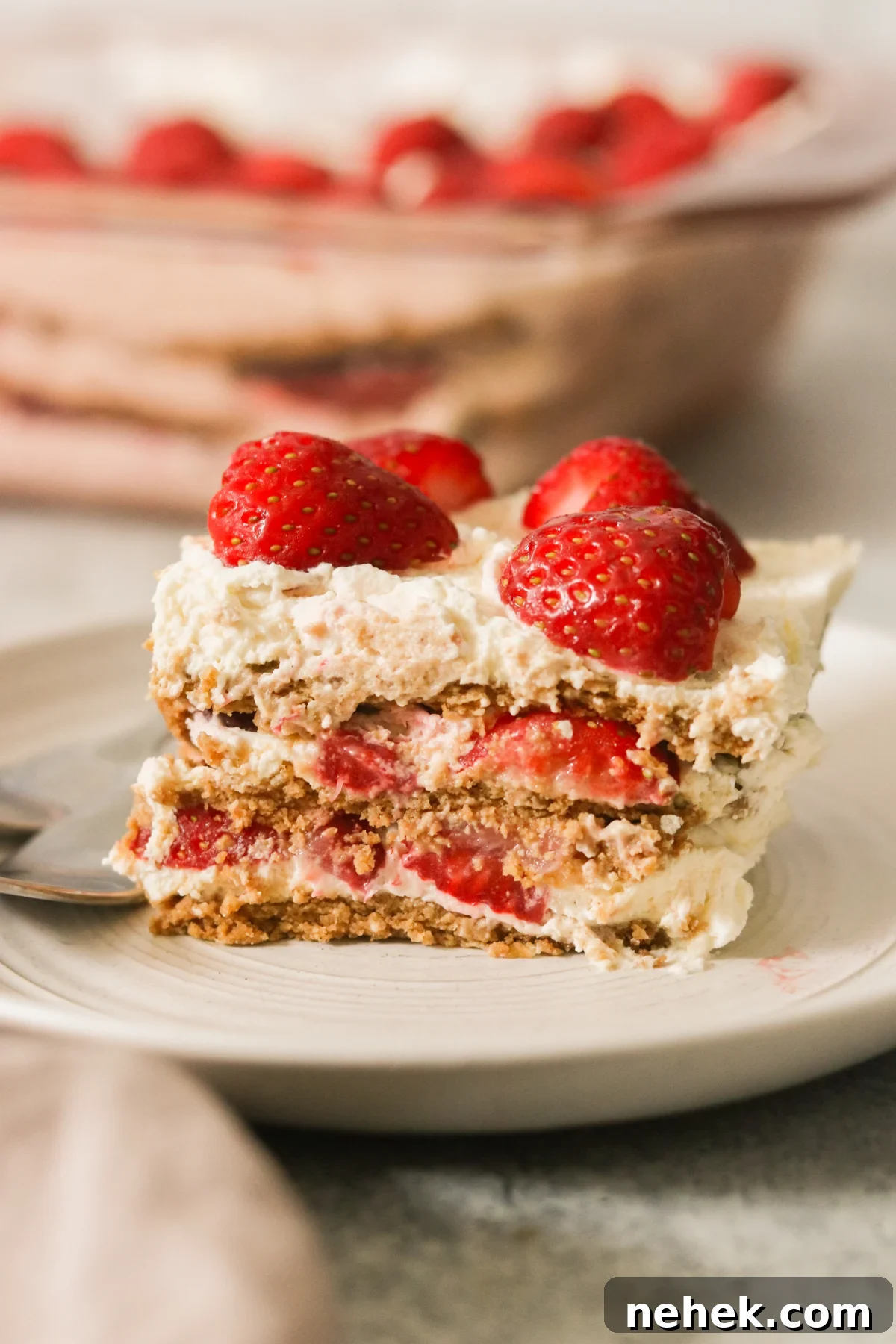 5-Ingredient No-Bake Strawberry Icebox Cake 2 Strawberry icebox cake